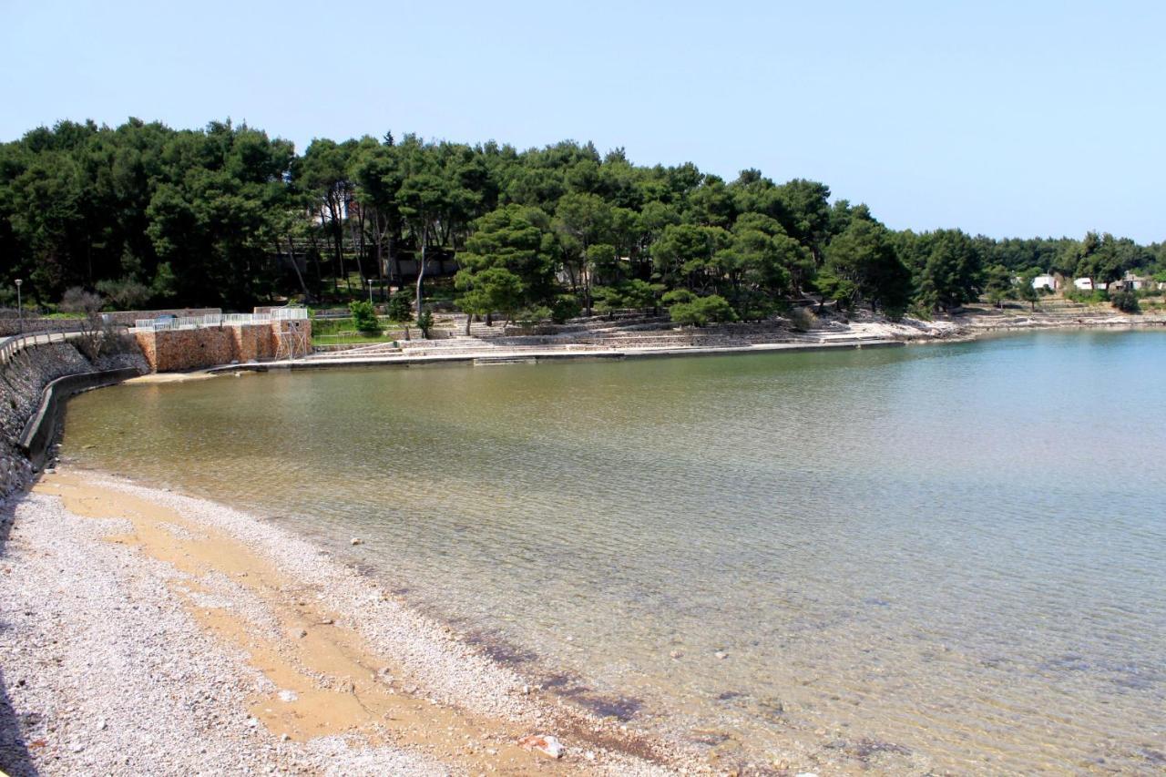 Apartments By The Sea Jelsa, Hvar - 11319 Kültér fotó