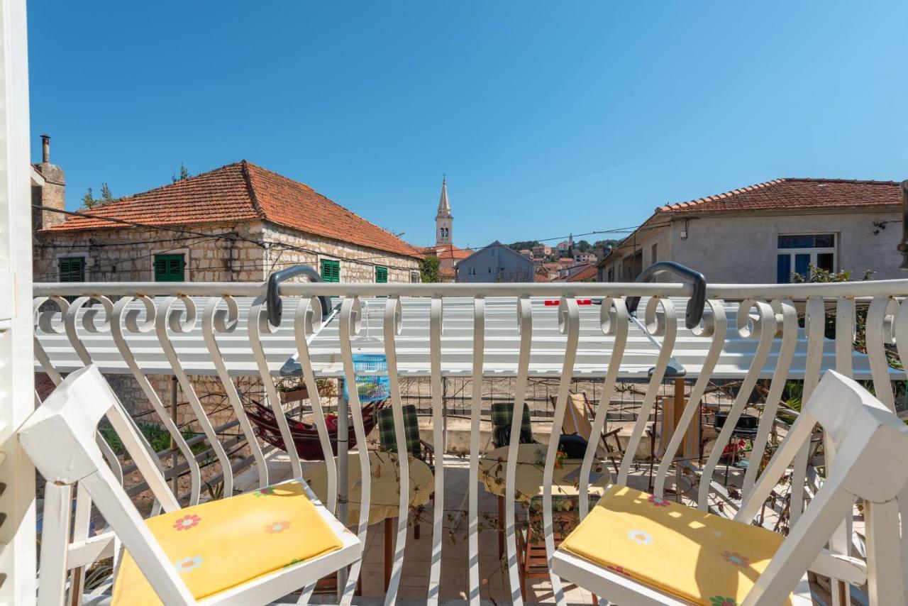 Apartments By The Sea Jelsa, Hvar - 11319 Kültér fotó