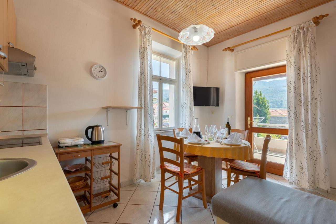 Apartments By The Sea Jelsa, Hvar - 11319 Jelsa  Kültér fotó