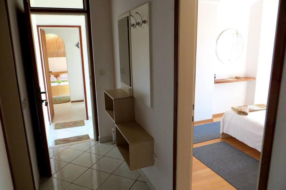 Apartments By The Sea Jelsa, Hvar - 11319 Kültér fotó
